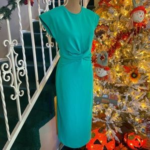 Gibson & Latimer Short Sleeve Ruched Midi Knit Dress